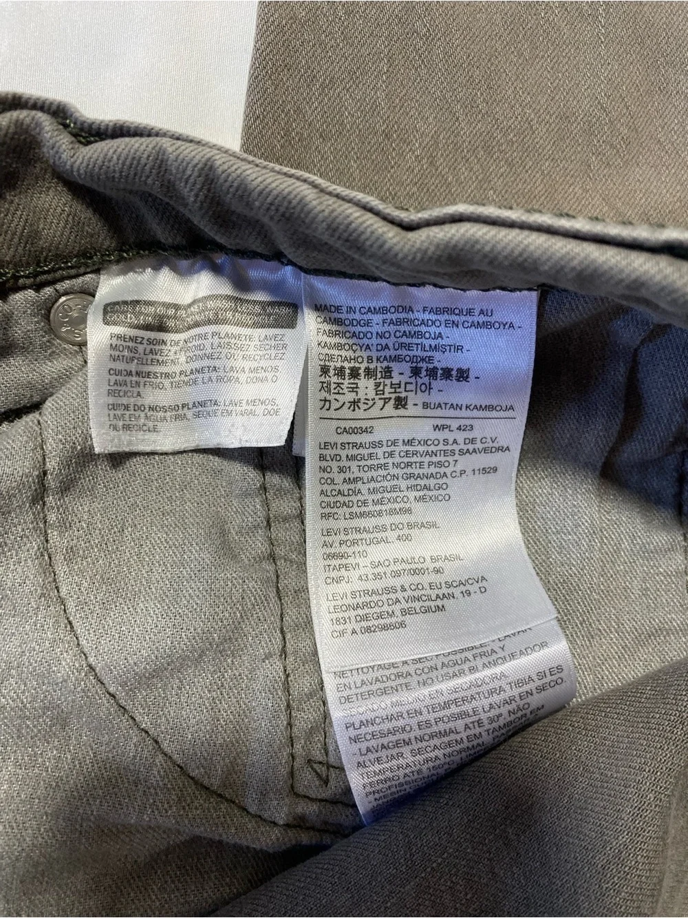 506 Levi's Straight Men Jeans in washed gray